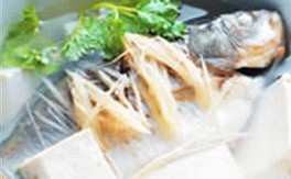 [调味料批发]鲫鱼通草汤，产后女性最佳食物